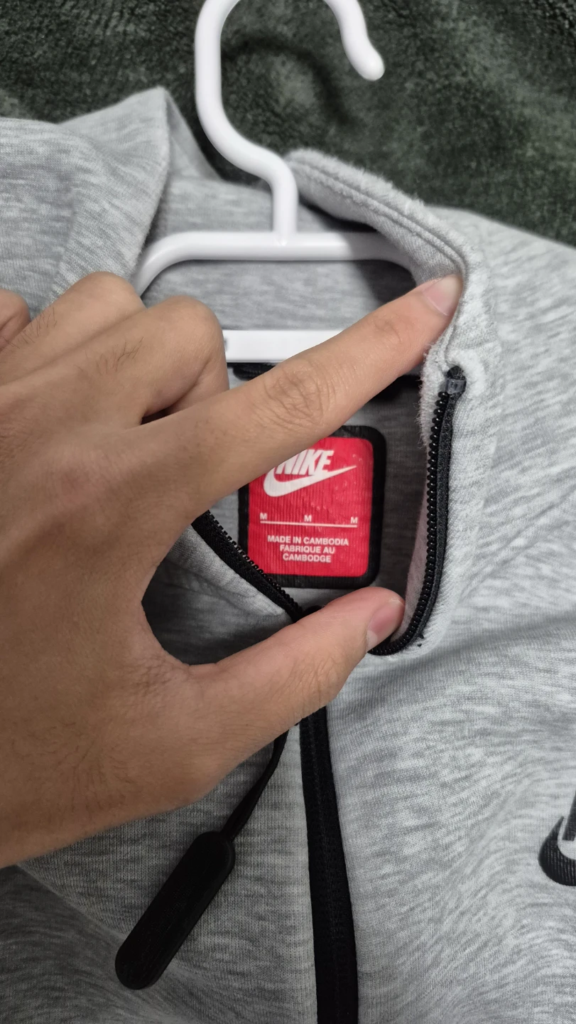 Nike Tech Fleece - Medium - photo 2
