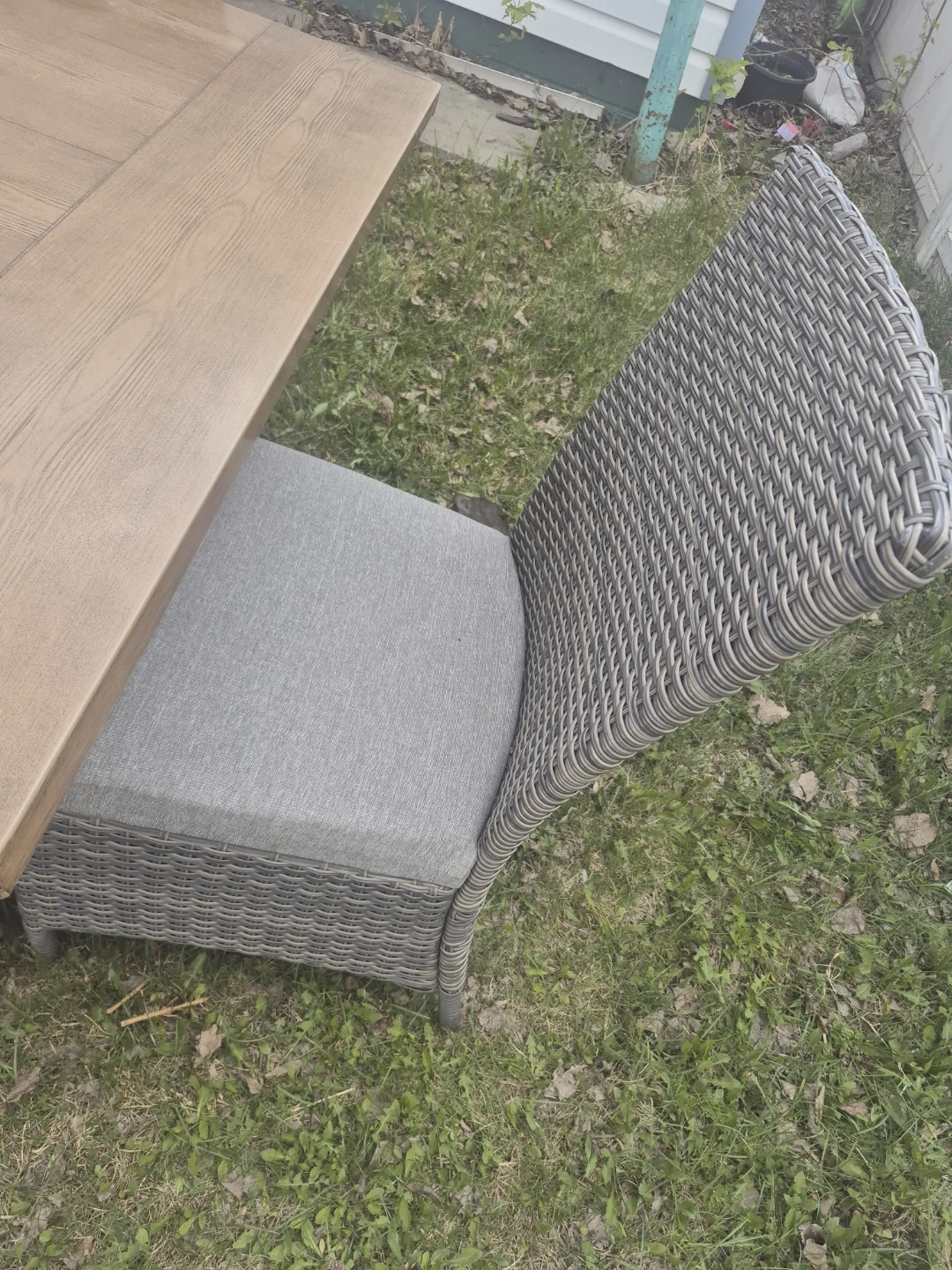 patio set - photo 2