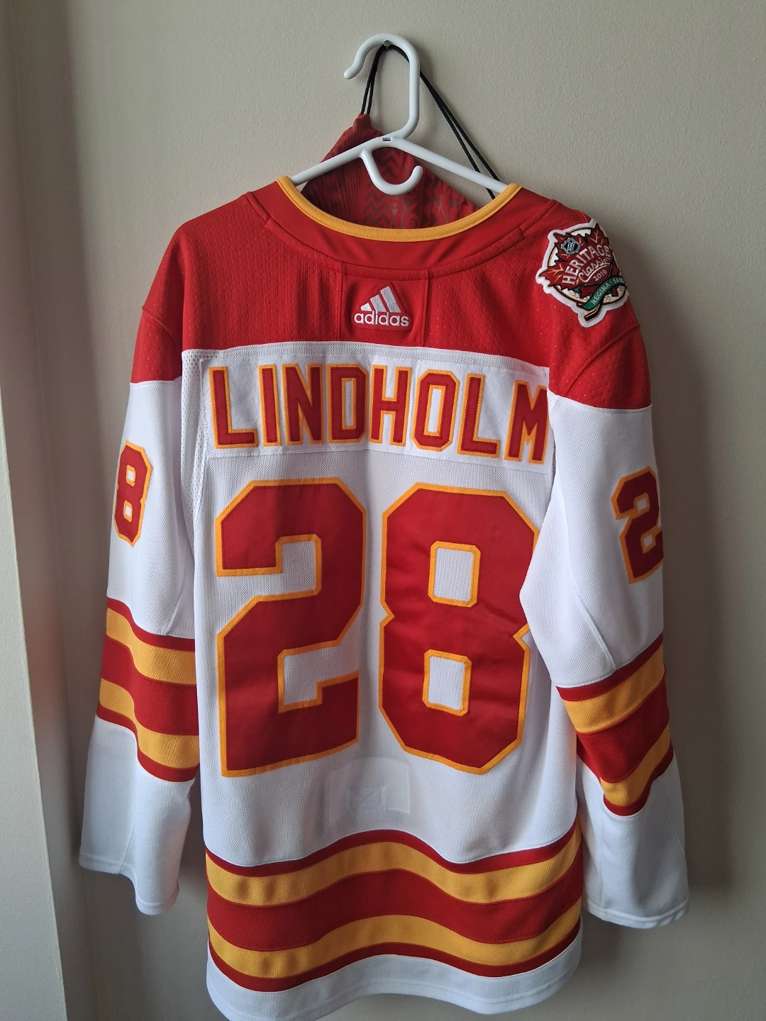 Calgary Flames Lindholm #28 Hockey Jersey - Adidas