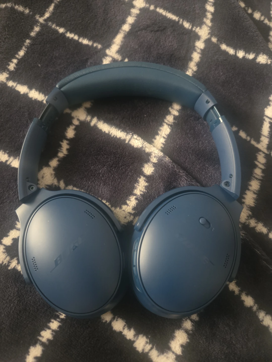 Bose Headphones with Case - photo 3