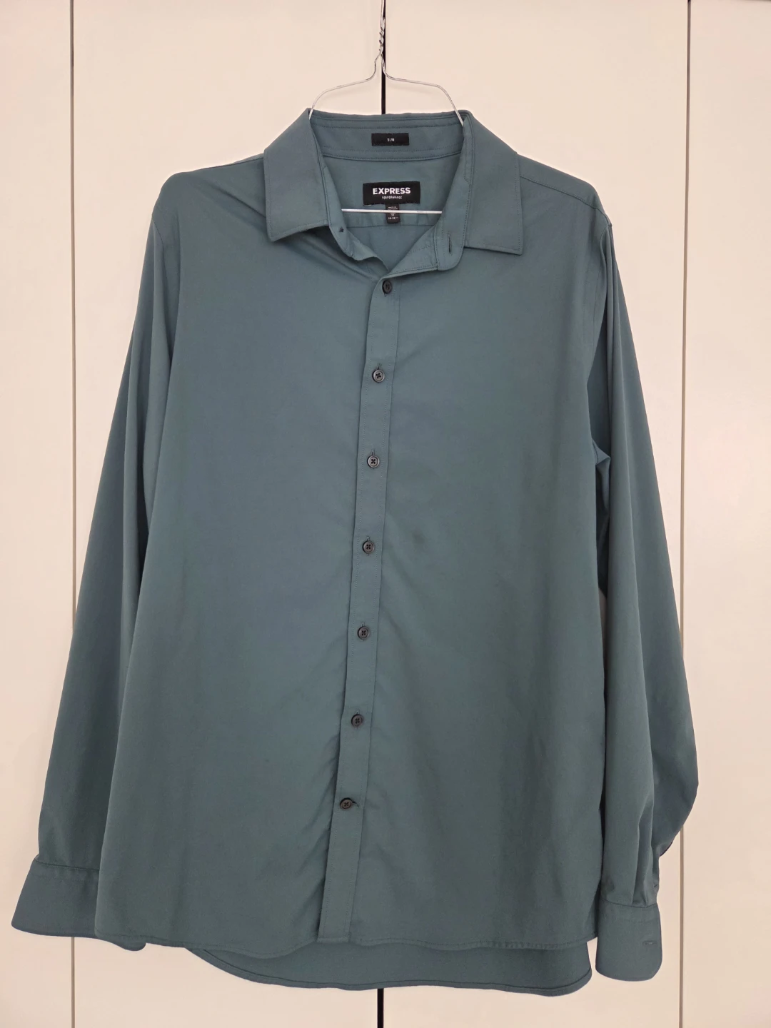 Express Performance Slim Fit Button-Up Shirt - Medium