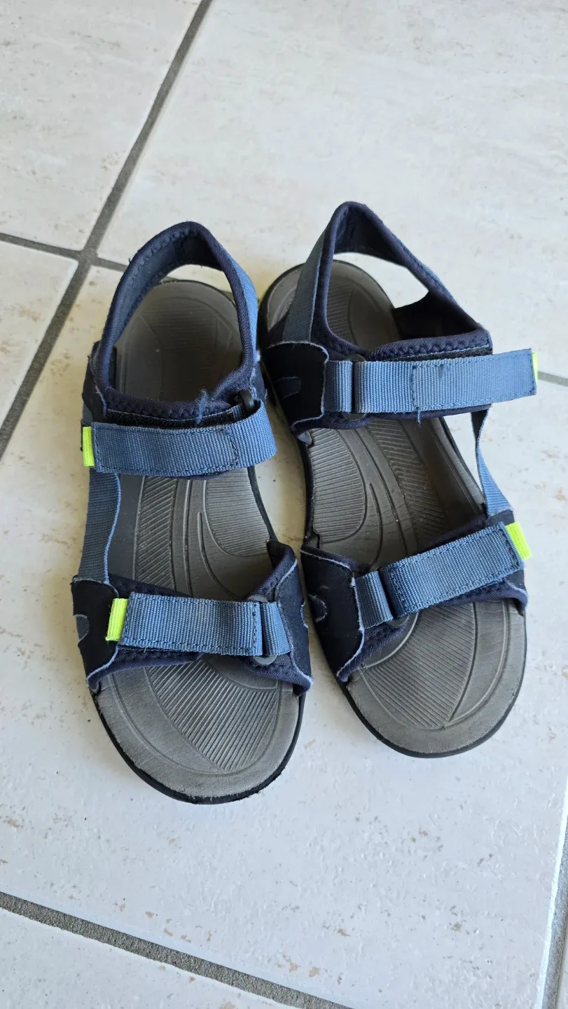 Creek Sandals - Boys Size 5 Youth