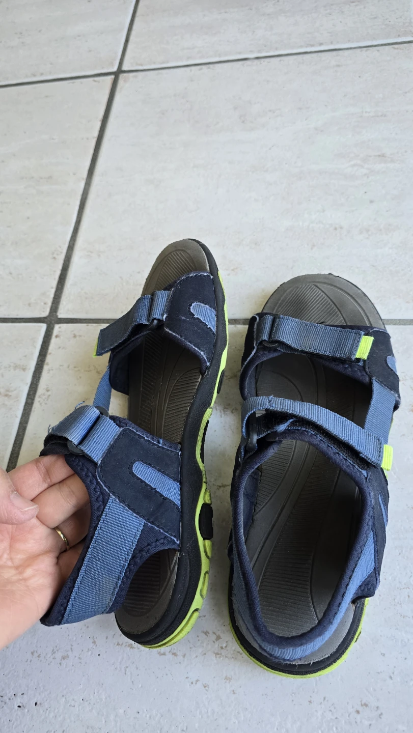 Creek Sandals - Boys Size 5 Youth - photo 3