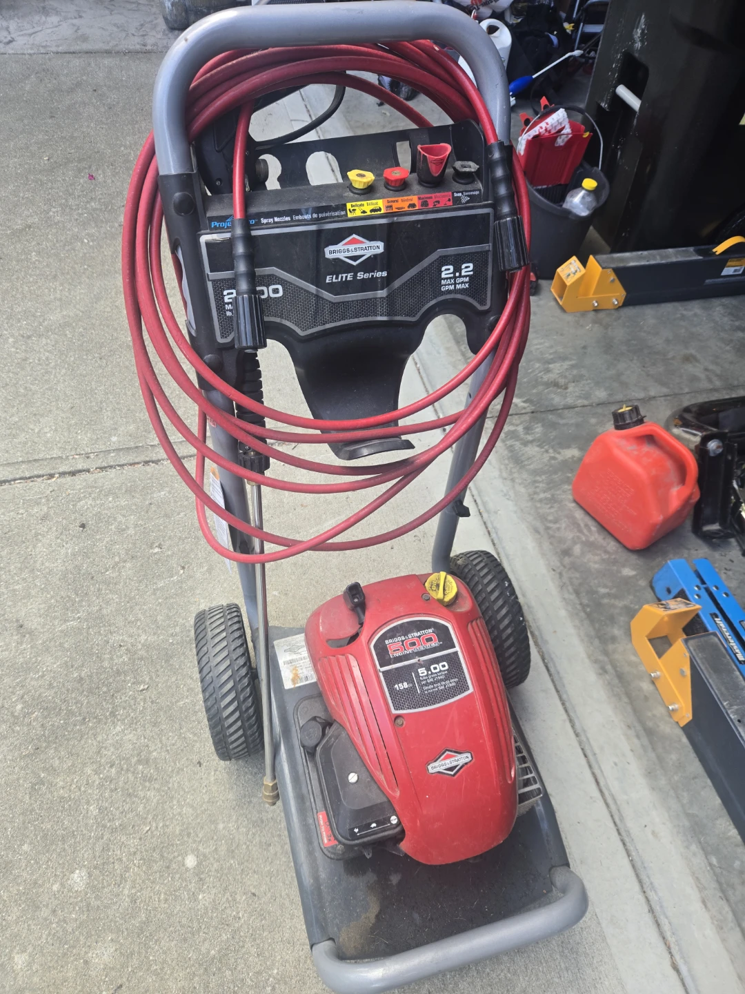 Briggs & Stratton Elite Series 2200 PSI Pressure Washer