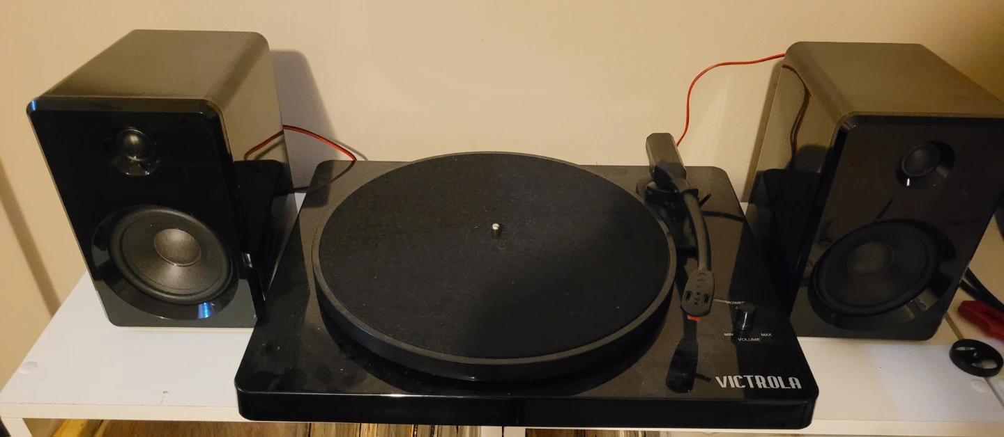 Victrola Modern Bluetooth Stereo Turntable with Speakers - photo 2