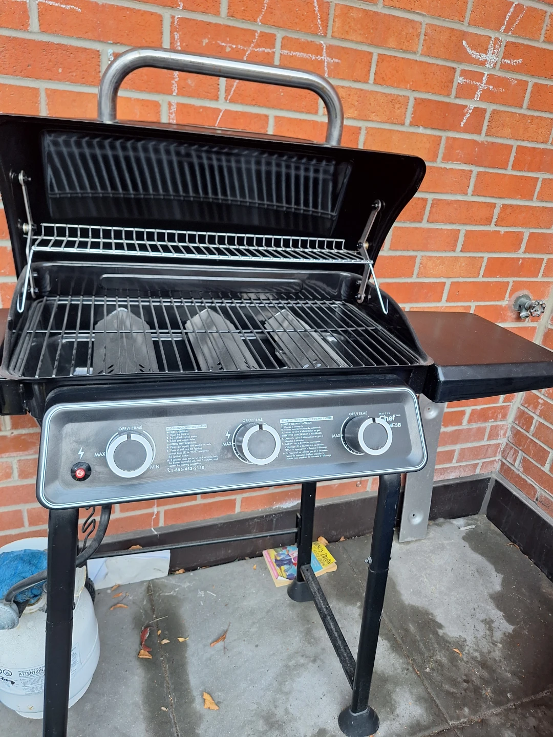Master Chef 3-Burner Gas Grill