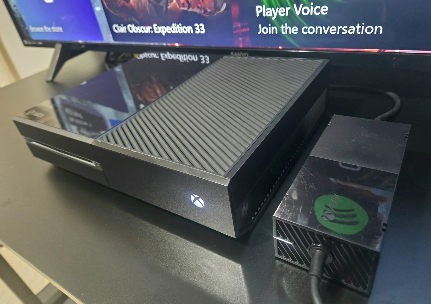 Xbox One + Controller + The Witcher 3 - photo 3
