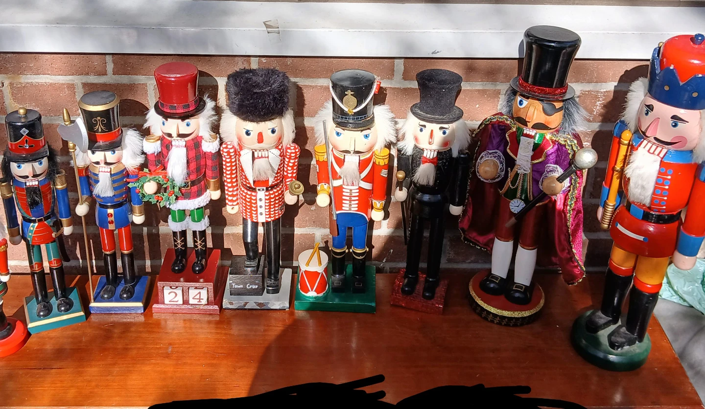 Set of 8 Decorative Nutcrackers
