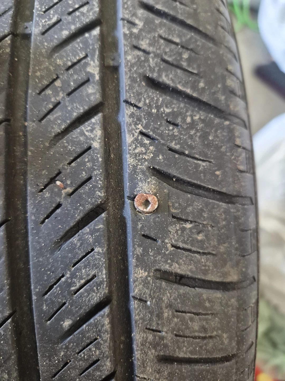 Free tire (punctured)