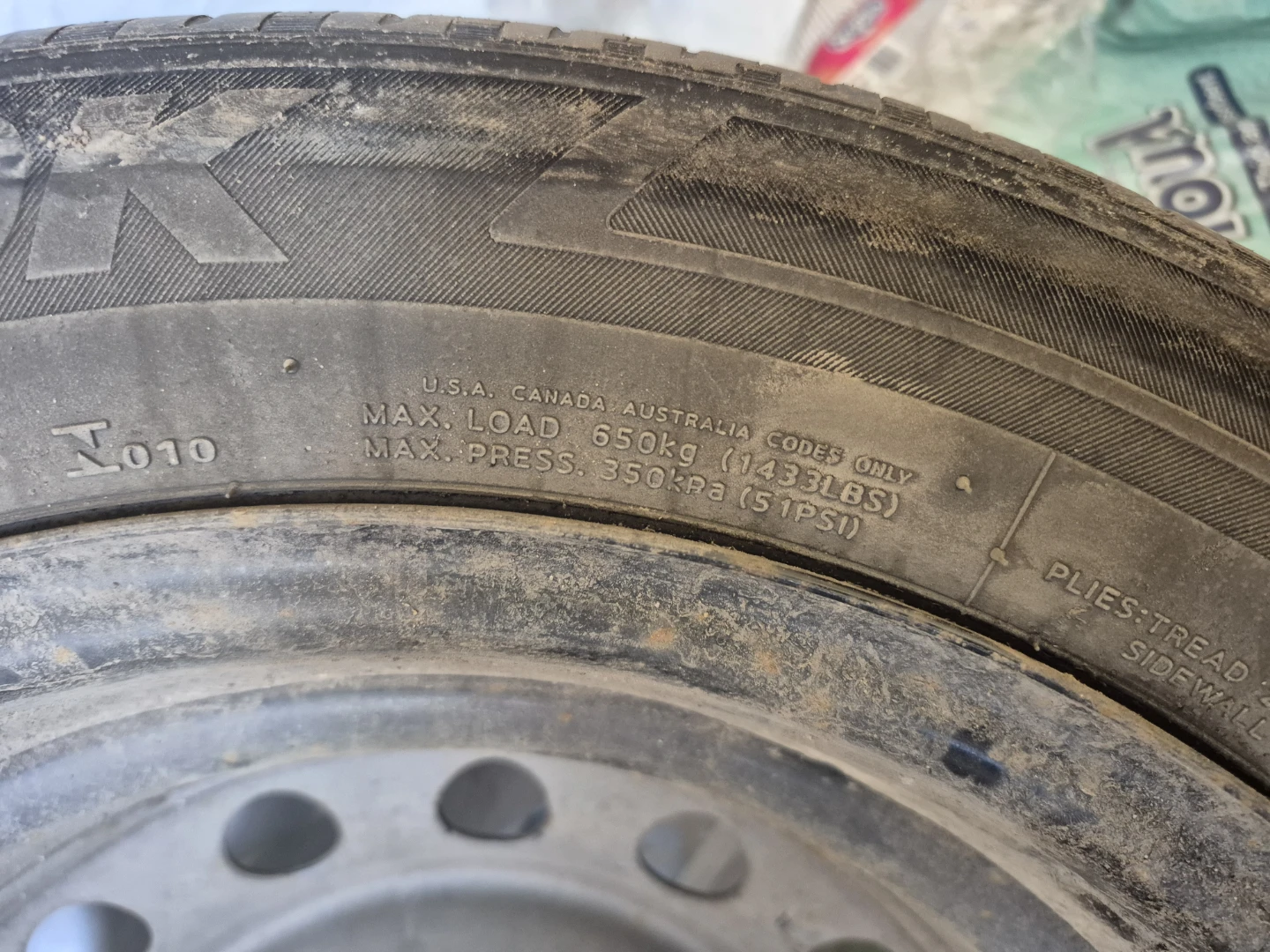 Free tire (punctured) - photo 2