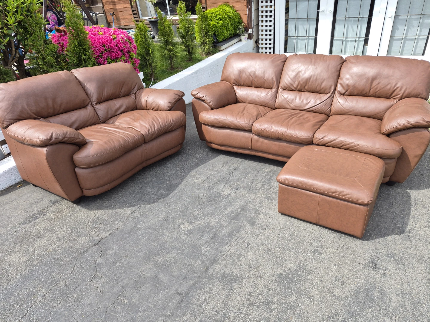 Brown Leather Sofa and Loveseat Set with Ottoman - photo 4