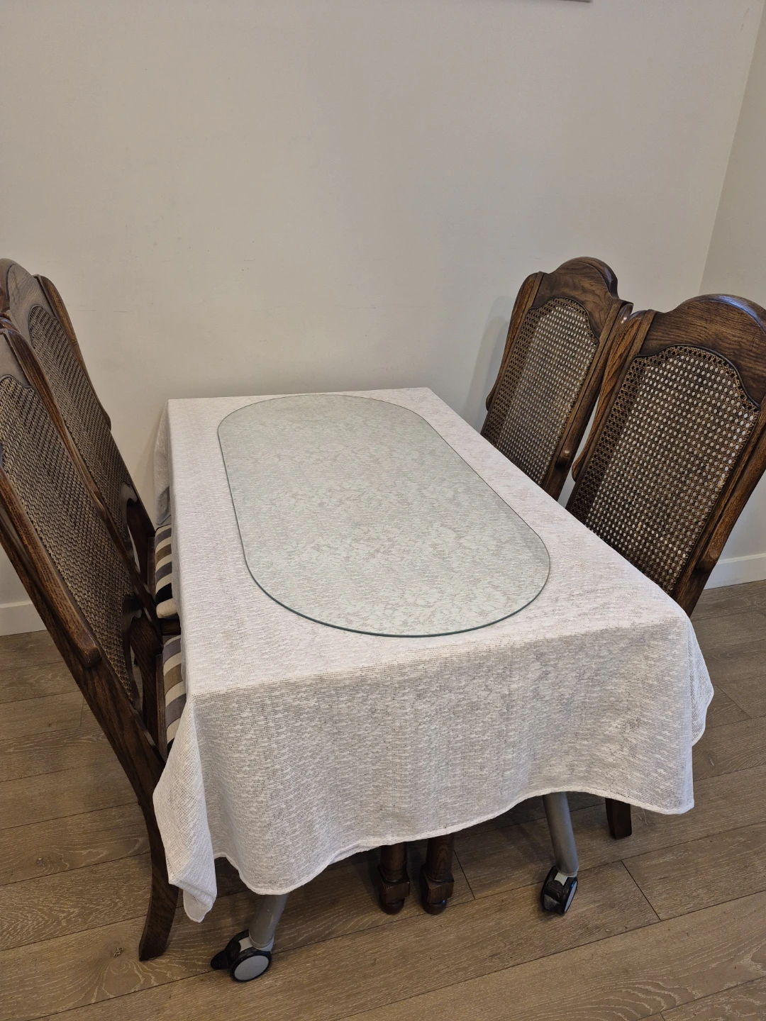 Dining Table with 4 Chairs and Glass Top