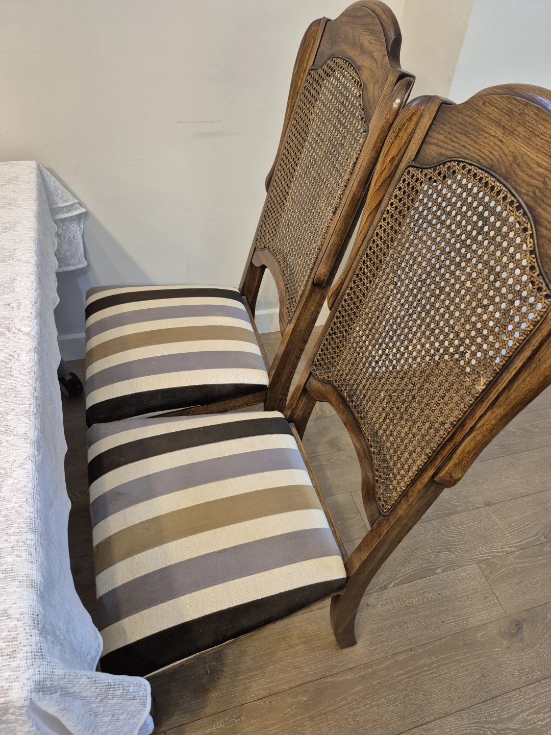 Dining Table with 4 Chairs and Glass Top - photo 4