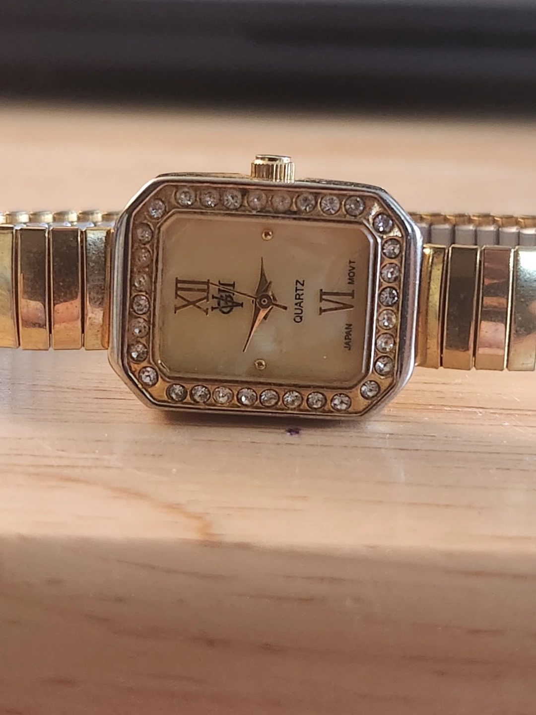 Fada Industries Women's Gold Tone Quartz Watch - photo 2