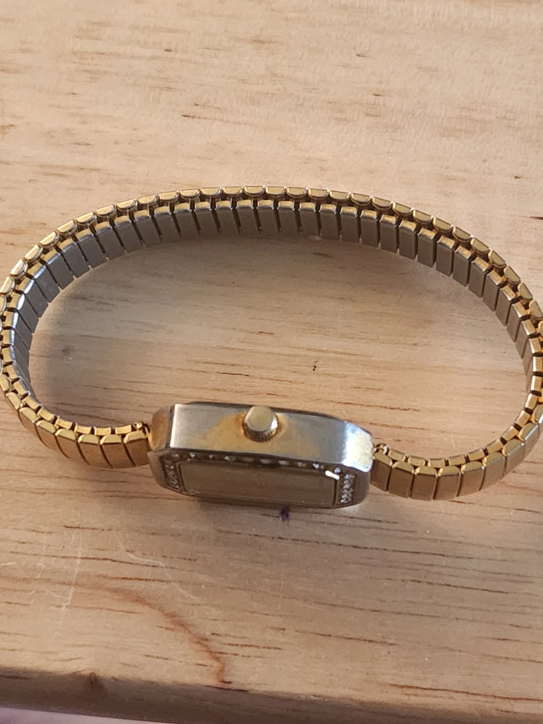 Fada Industries Women's Gold Tone Quartz Watch - photo 3