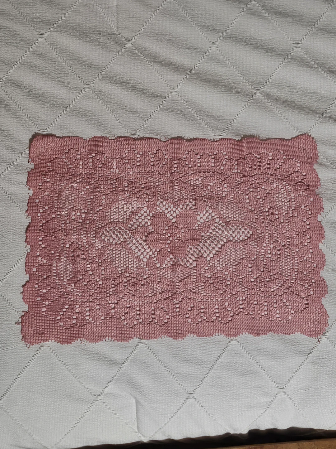 Vintage-Style Dusty Rose Lace Placemat Set (4 Pieces) - photo 4