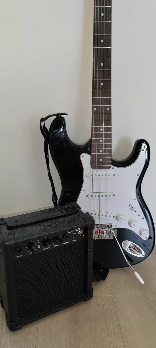CB SKY Electric Guitar with G-5 Amplifier