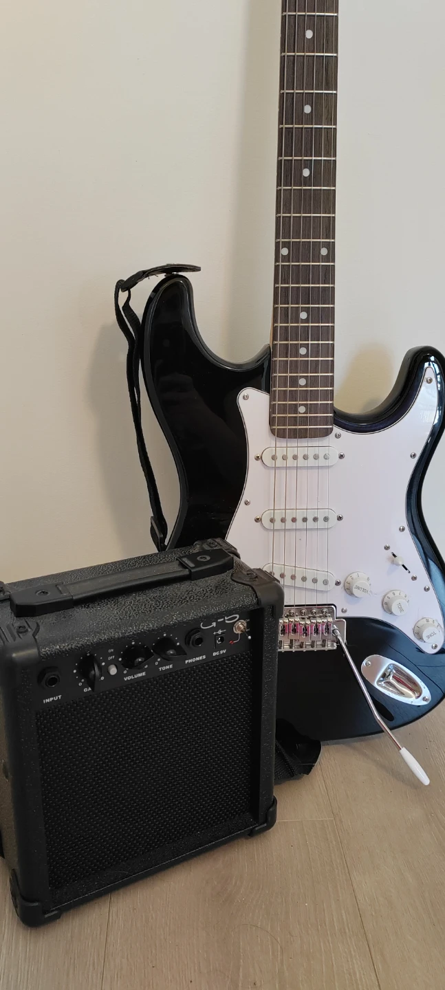 CB SKY Electric Guitar with G-5 Amplifier - photo 2