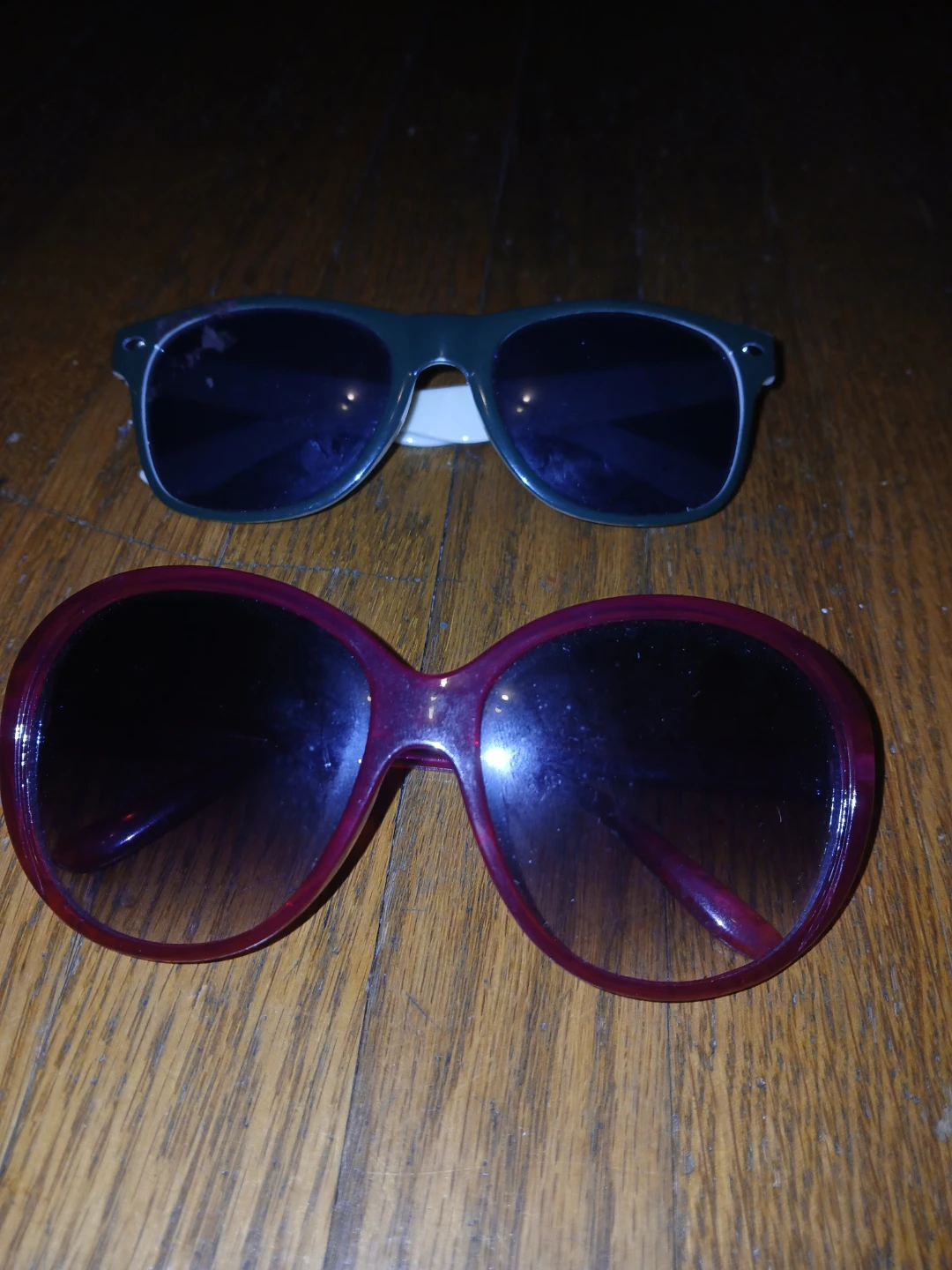 Red and Green Sunglasses - photo 2