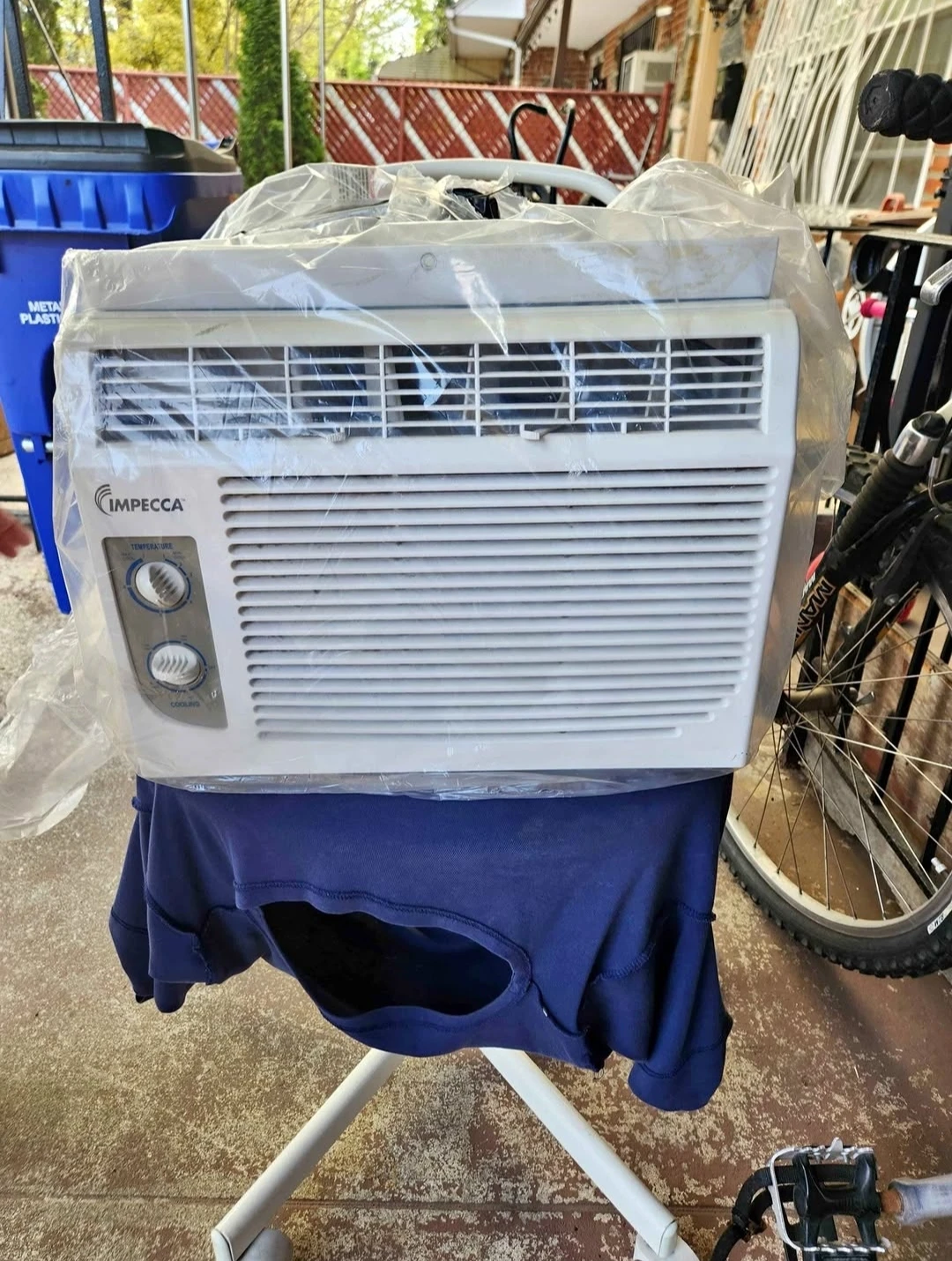 IMPECCA Window Air Conditioner in good working condition
