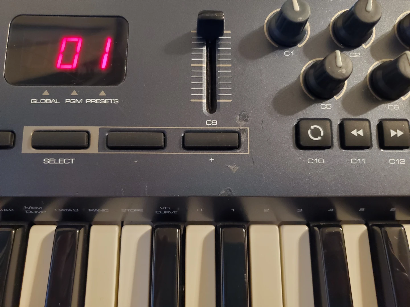 M-Audio Oxygen 25 (3rd Gen) USB MIDI keyboard controller - photo 3