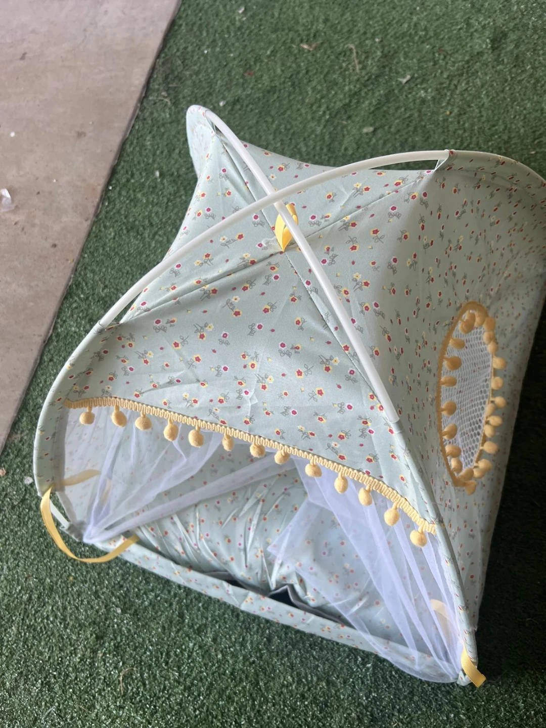 Floral Print Mosquito Net Tent with Pom Pom Trim - photo 4