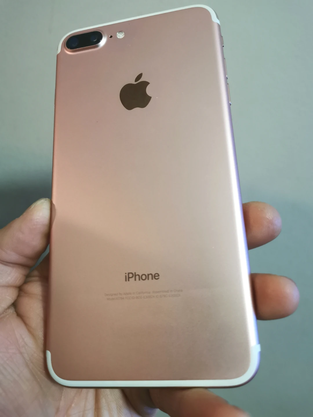 iPhone 7 Plus 128G Rose Gold Unlocked - photo 2