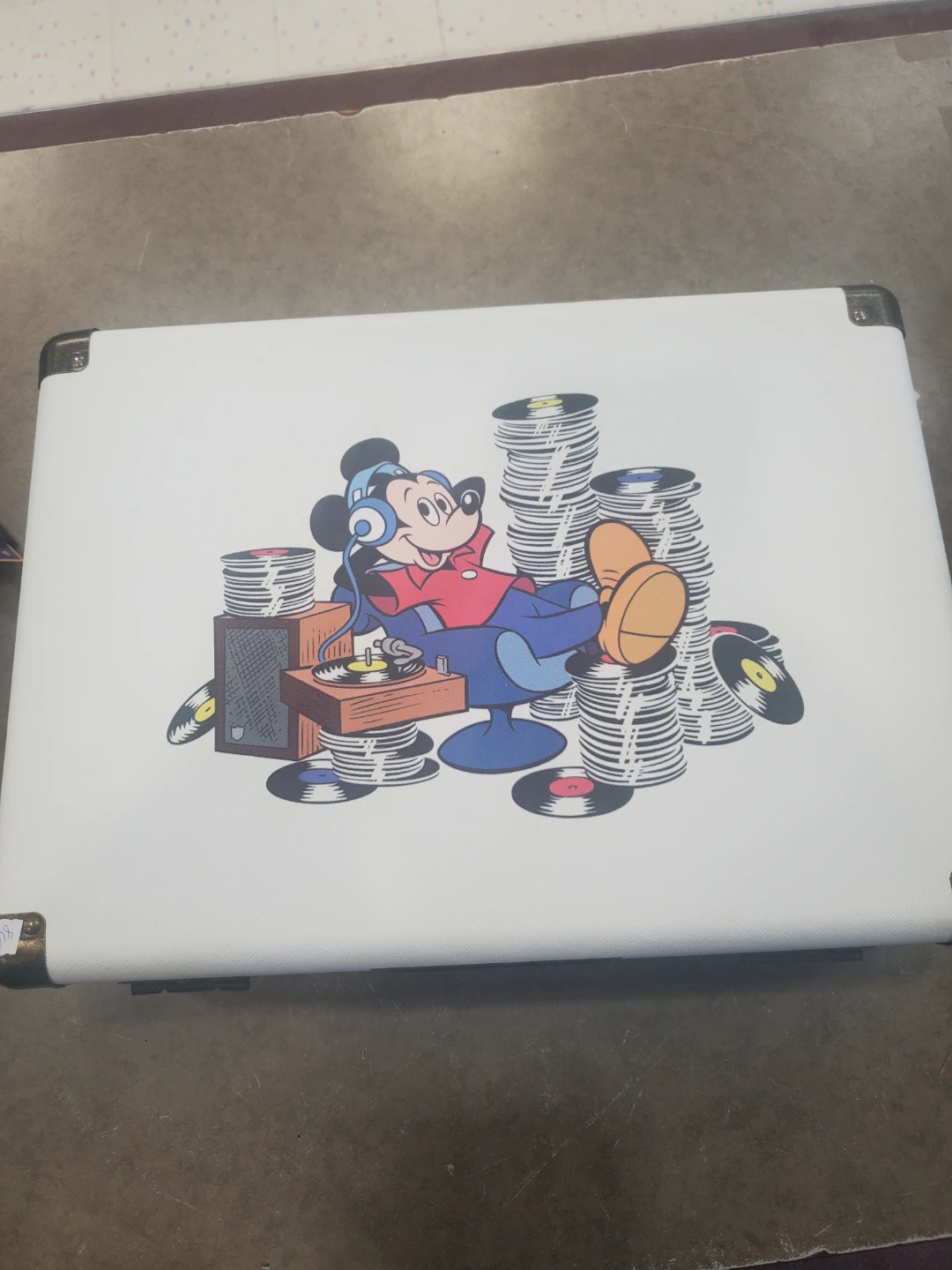 Crosley Mickey Mouse Record Player - photo 3