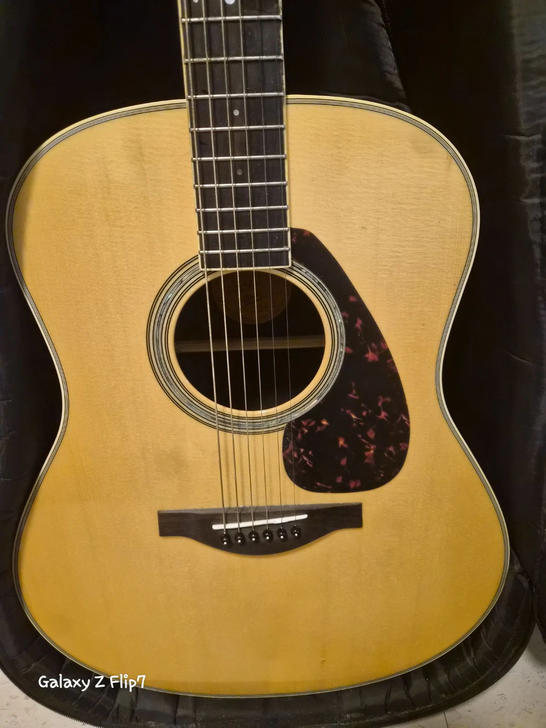 MUST GO ASAP, OFFERS ACCEPTED!! Yamaha Acoustic Guitar