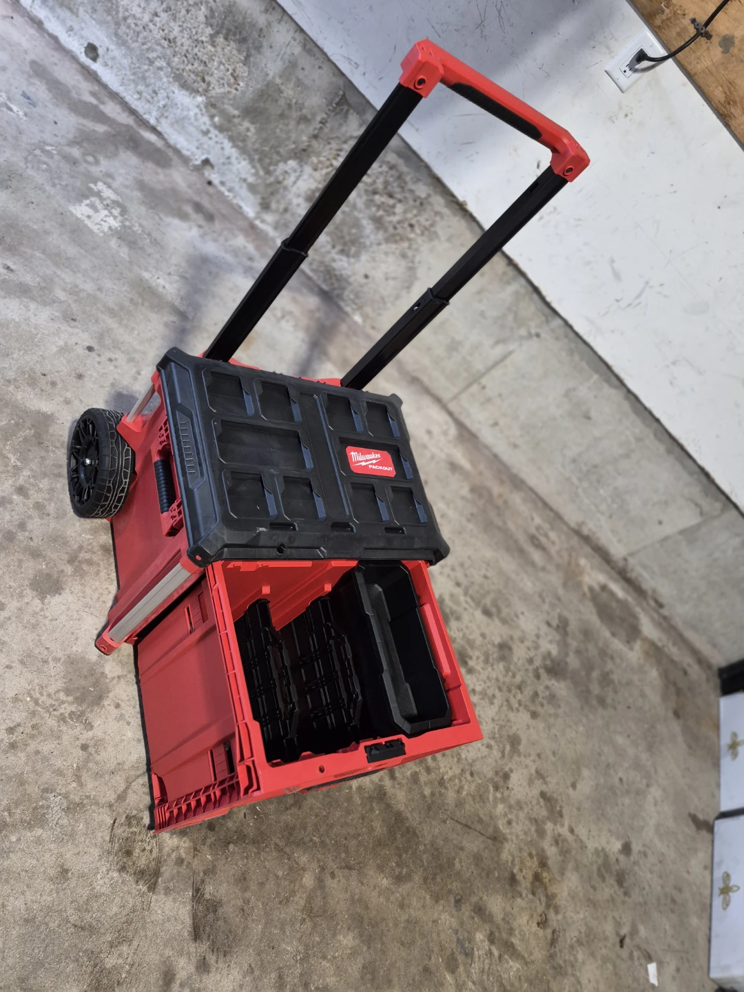 Milwaukee PACKOUT Rolling Tool Chest - photo 3