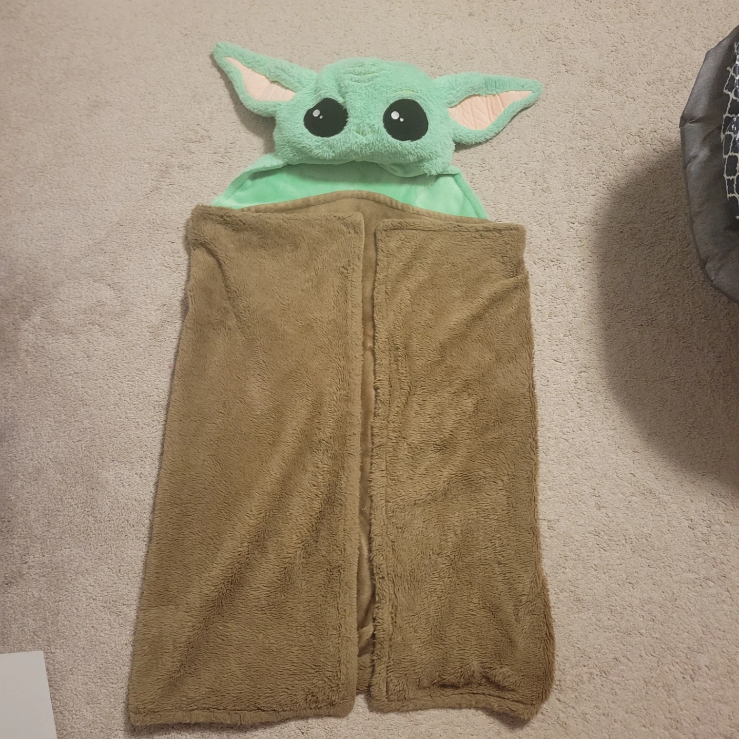 The Child Baby Yoda Hooded Blanket