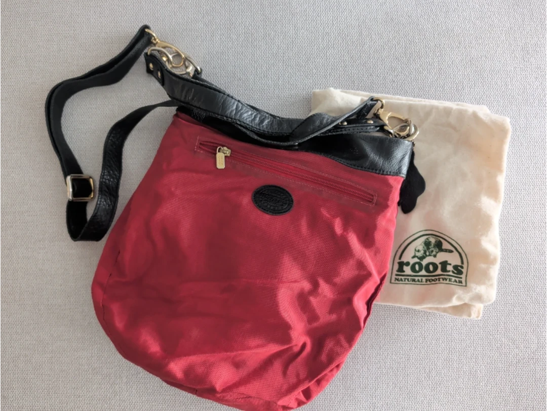 Roots Black Leather Shoulder Bag - photo 3