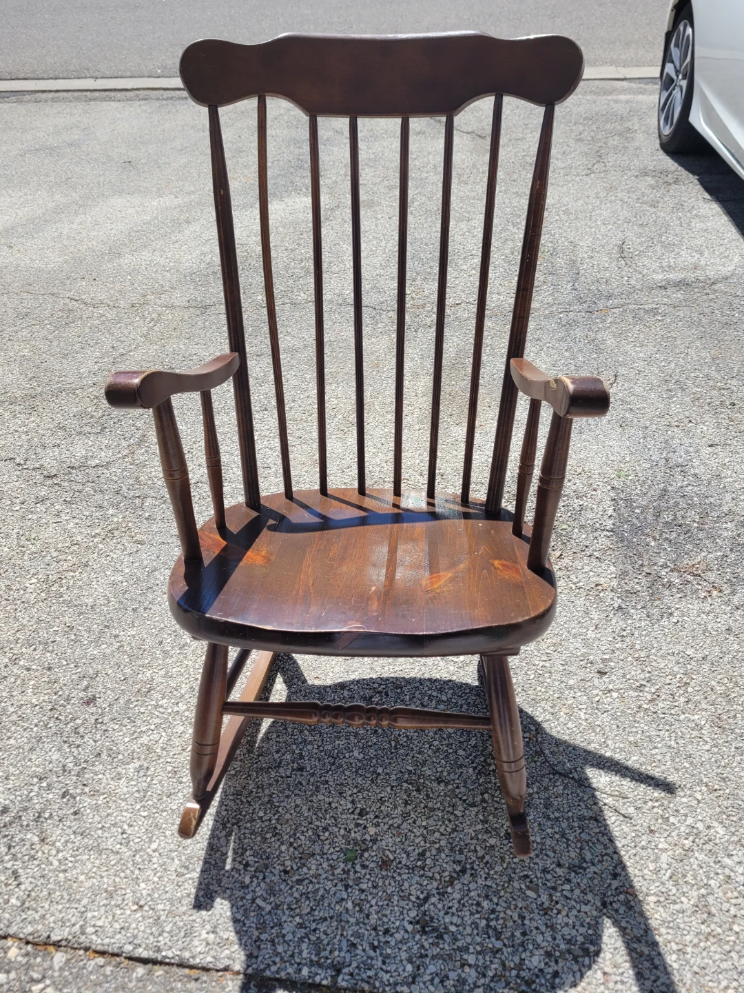 Wooden Rocking Chair - photo 2