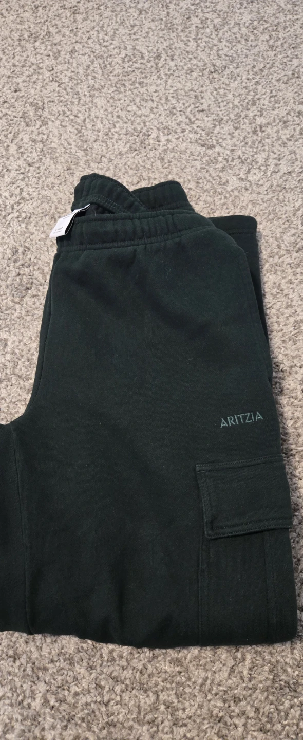 Aritizia cargo sweats and tee - photo 2