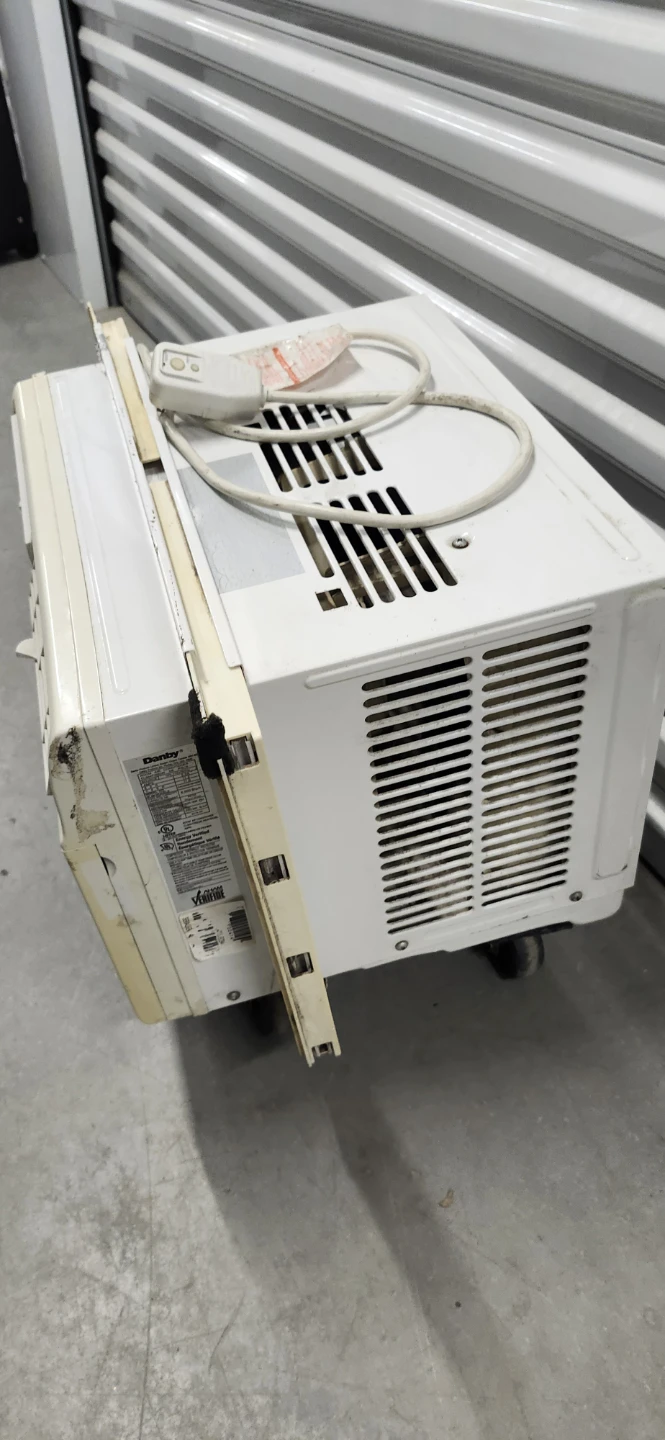 6000 BTU danby window AC - photo 2