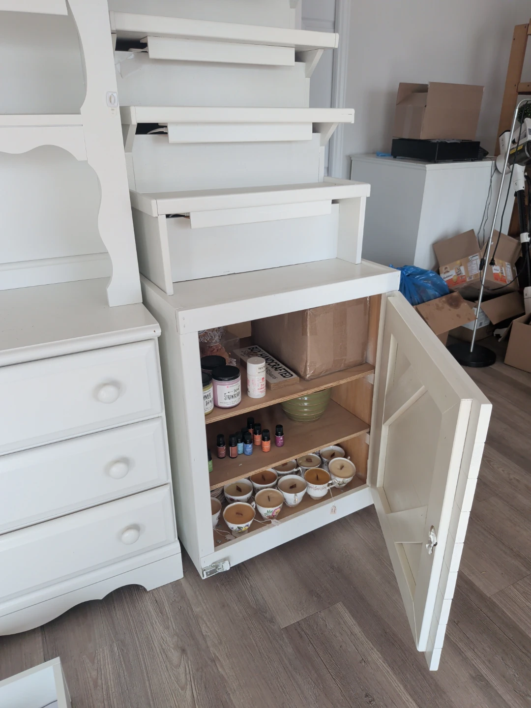 White Wooden Cabinet with Shelves - photo 3