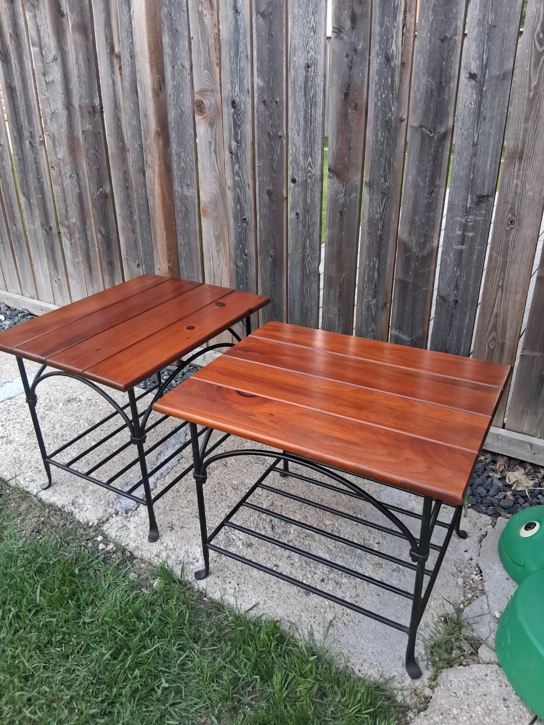Set of 2 Wooden Side Tables