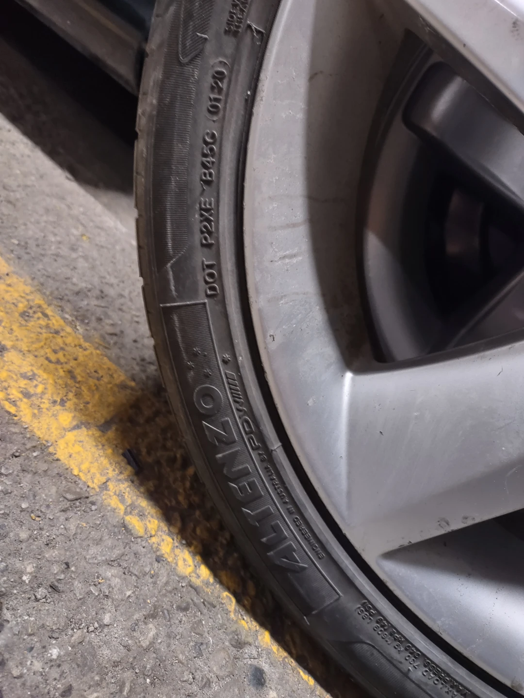 Volvo Alloy Wheel with Altenzo Tire - photo 2