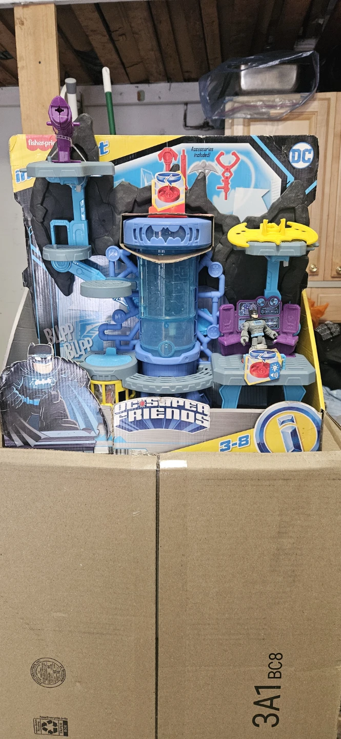 Imaginext DC Super Friends Bat-Tech Batcave NEW