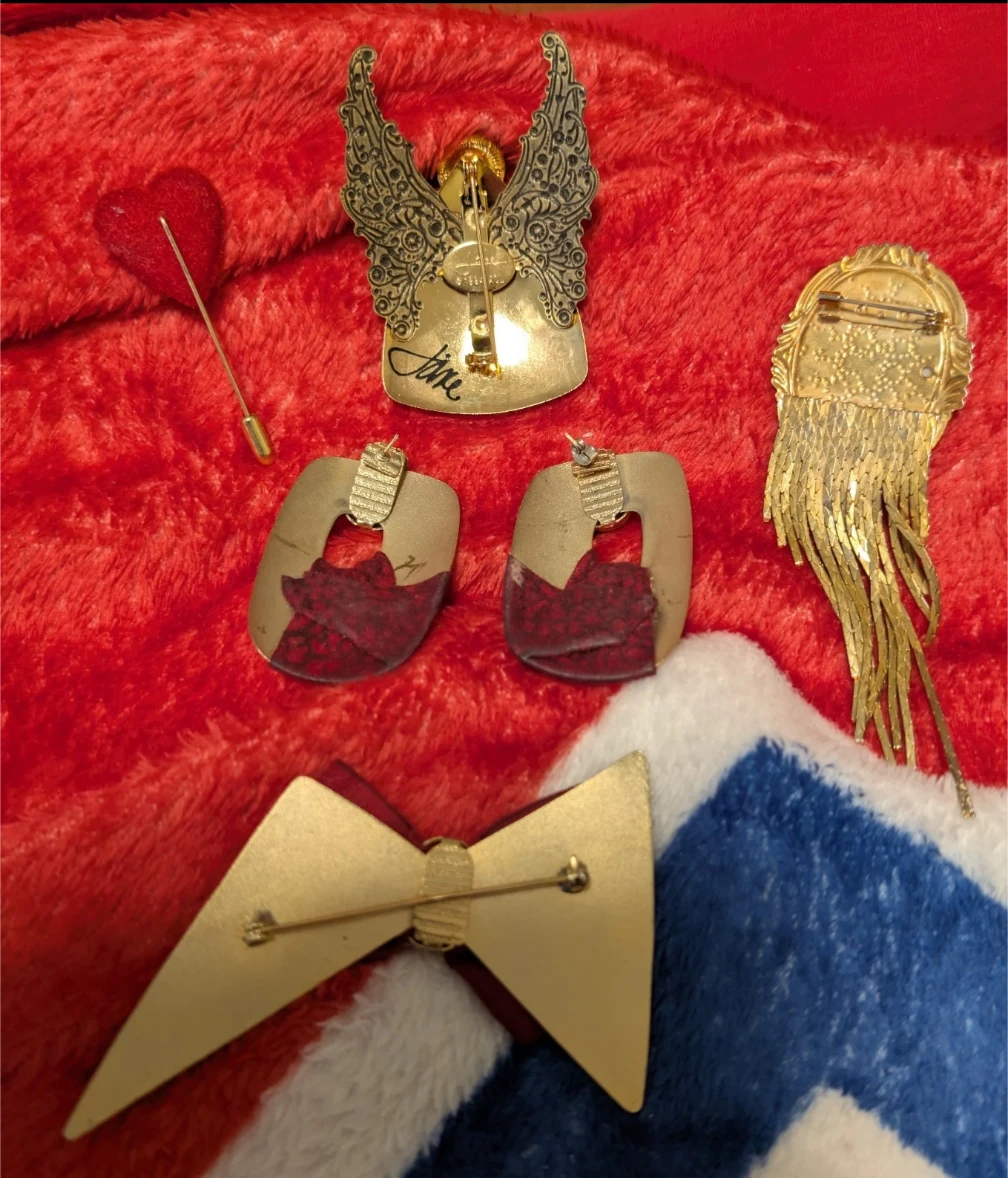 Costume jewellery 4 Brooches and 2 ear rings - photo 2