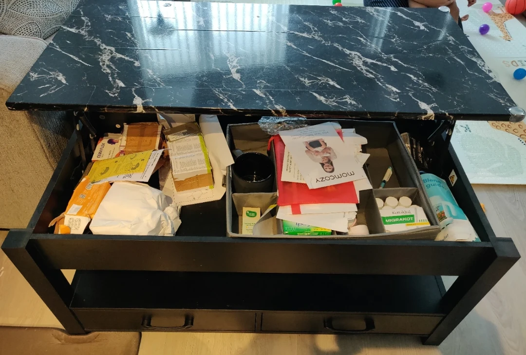 Black Lift-Top Coffee Table with Storage