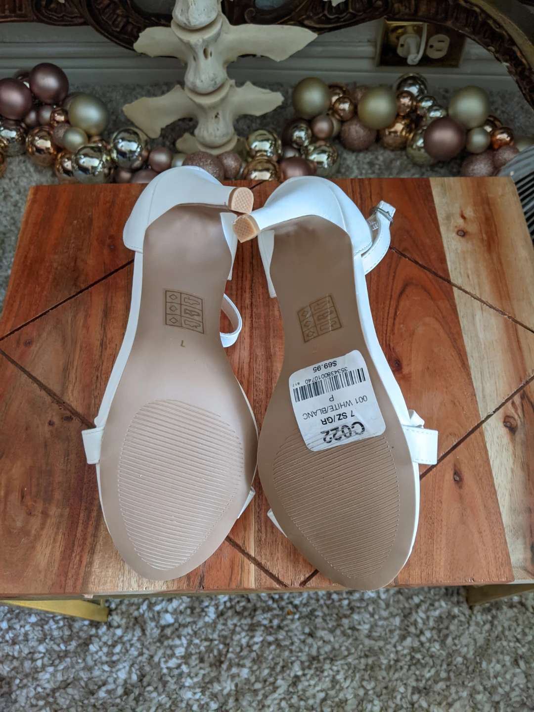 Le Château White Bow Heeled Sandals size 7 - photo 4