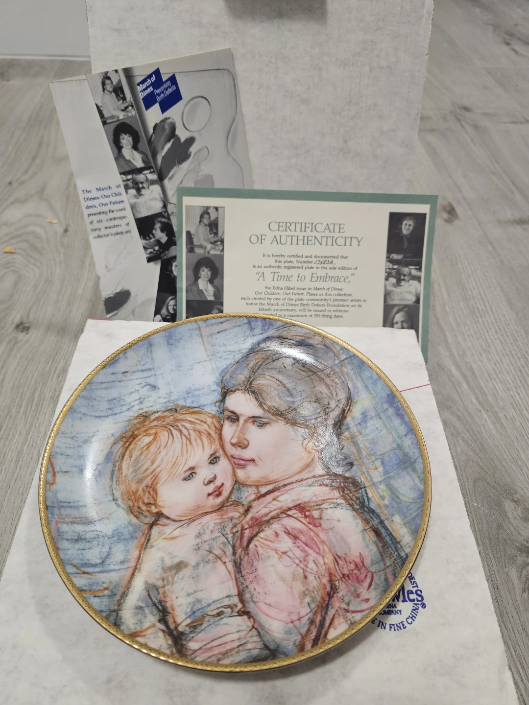 The Edwin Knowles "A Time to Embrace" Collector Plate - photo 3
