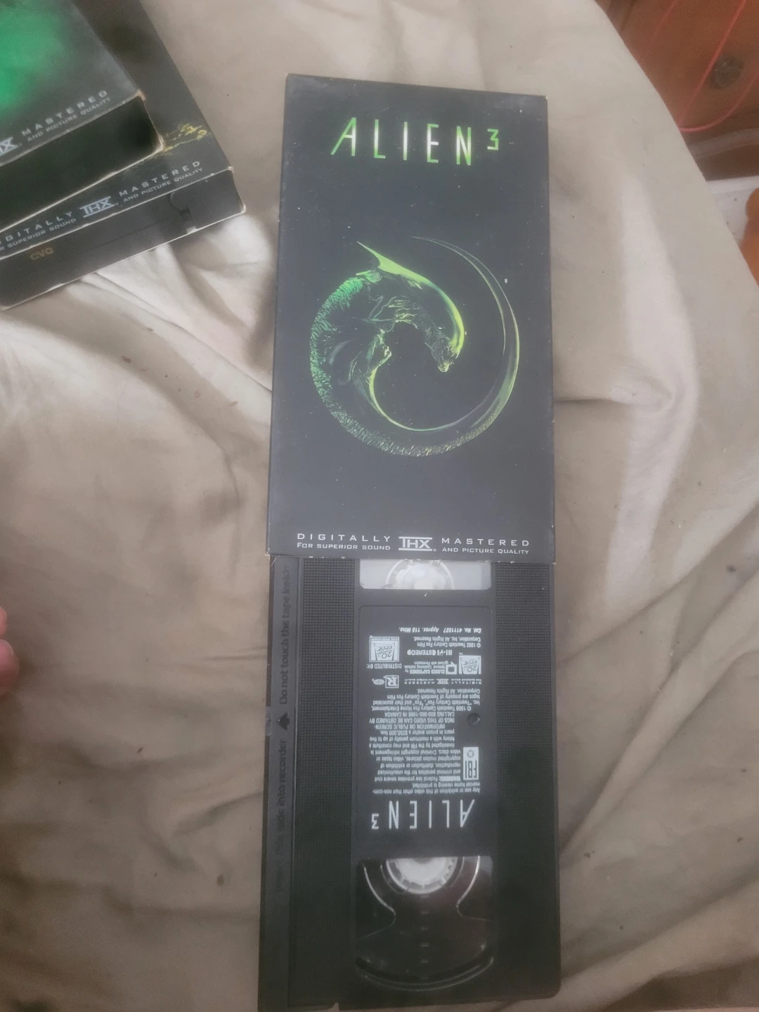 Alien 20th Anniversary Collection VHS Box Set - photo 4