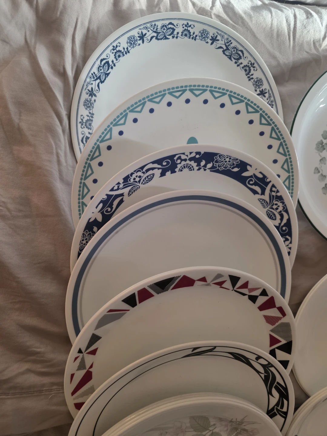 Many pieces of Vintage Corelle $4.00 each - photo 3