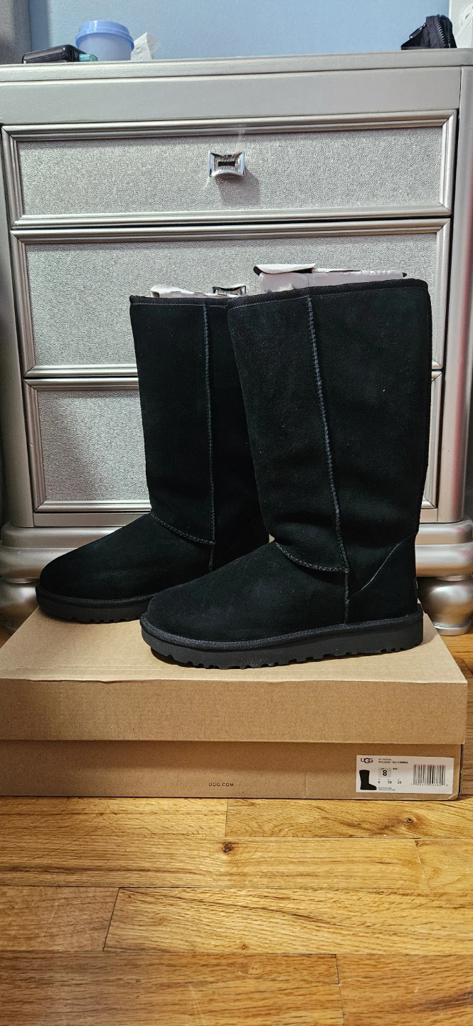 Women's UGG Classic Tall II Animal in black Size 8 - photo 2
