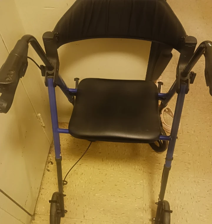 VOCIC 4-Wheel Walker with Seat and Brakes - photo 2