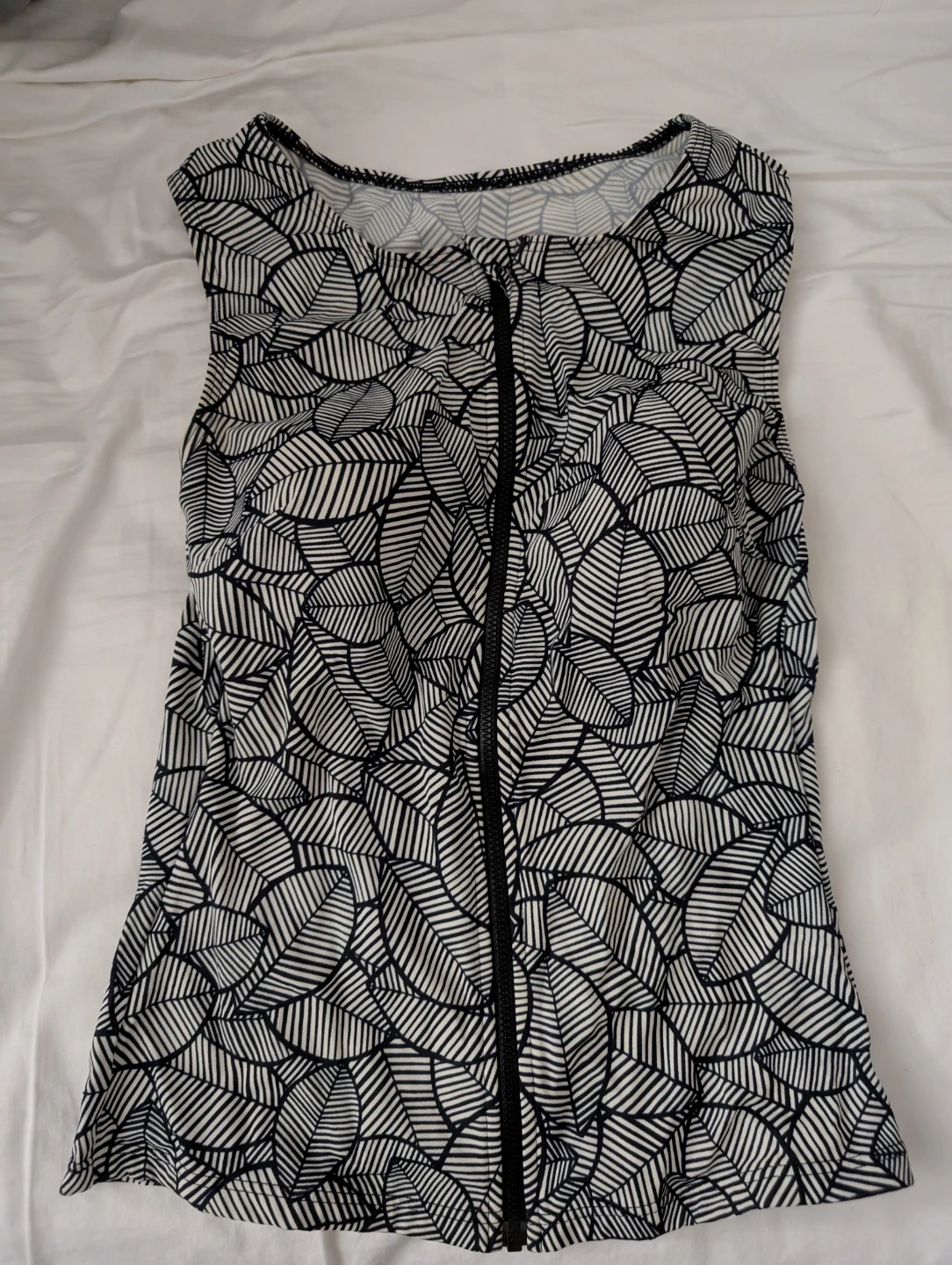 Sleeveless Leaf Print Zip Waterproof Swimming Costume w Bra Cups