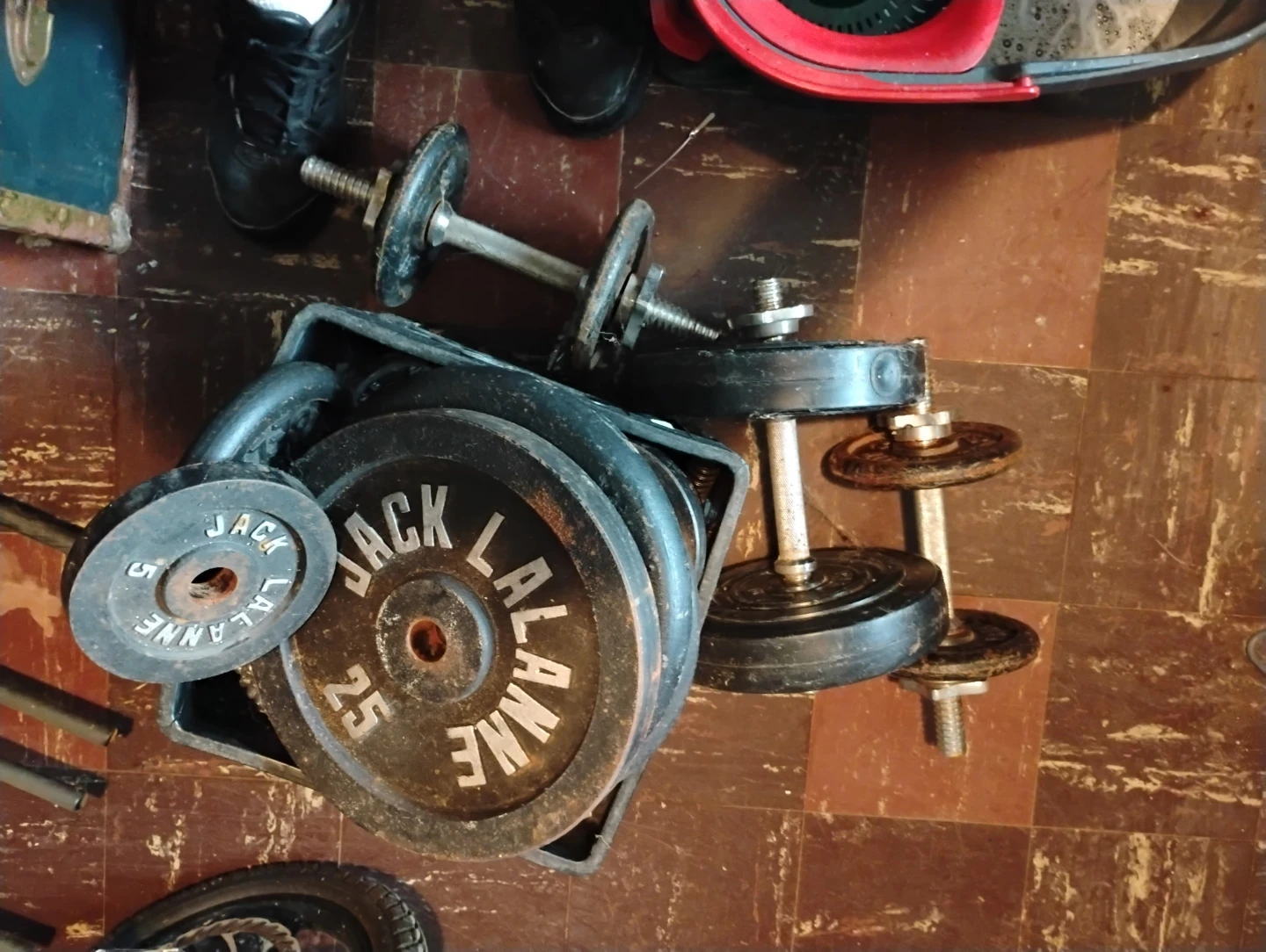 400lbs of Weights, lift bar, curling bar +