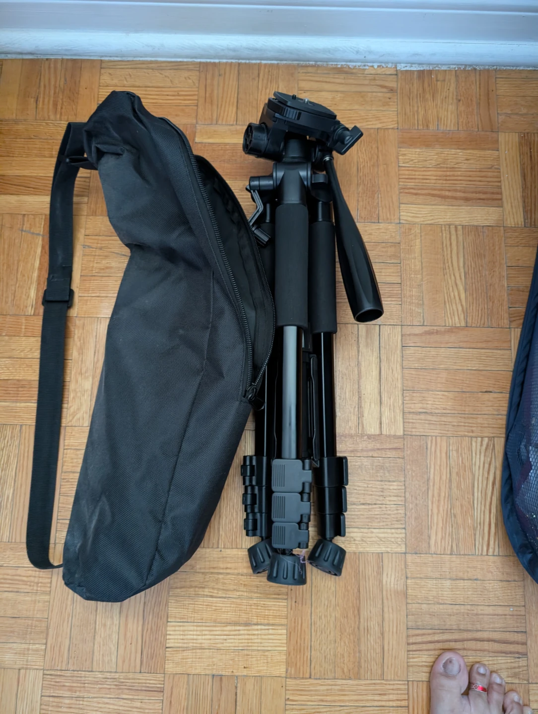Sony Alpha a6000 Mirrorless Camera with 16-50mm Lens & Tripod - photo 4